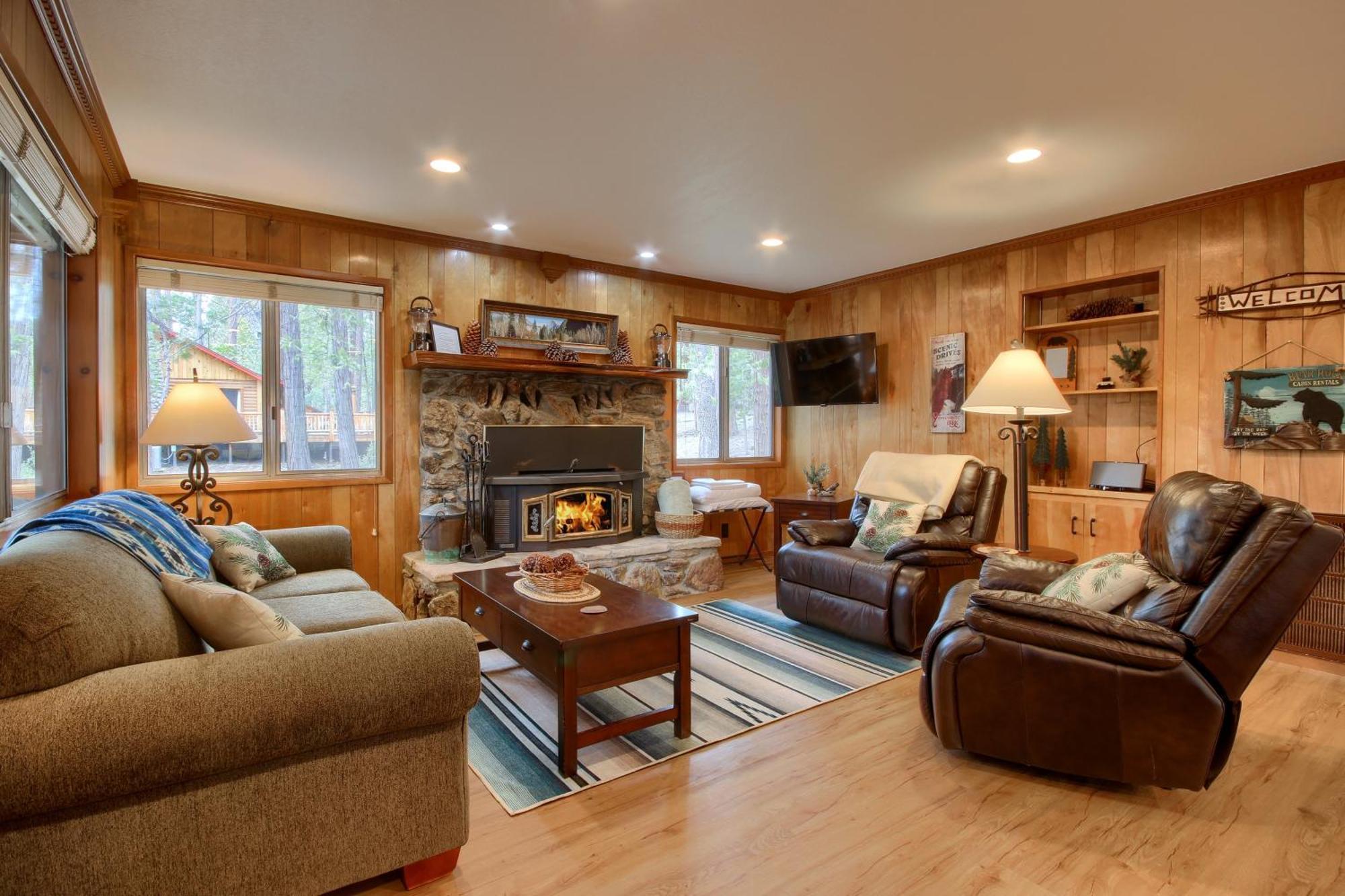 Hébergement de vacances Acorn Alley Inside Yosemite - Dog Friendly W/hot Tub, Fire Pit, Ev Charger