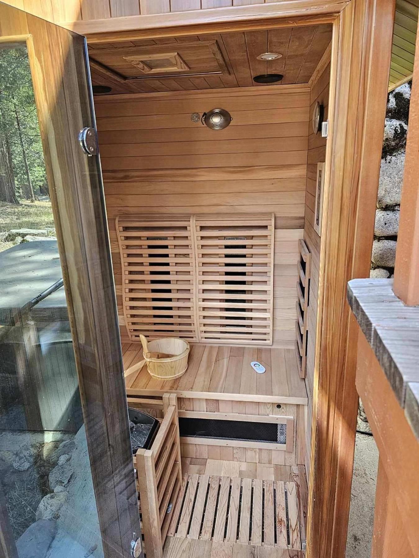 Acorn Alley Inside Yosemite - Dog Friendly W/hot Tub, Fire Pit, Ev Charger North Wawona